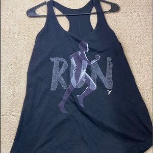 active “run” semi-fitted short sleeve